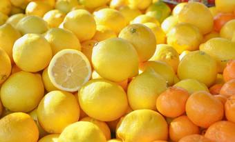 新鲜的柑橘类水果市场柠檬橙子