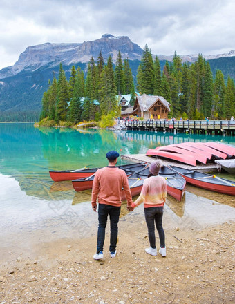 翡翠湖约霍国家公园加拿大英国哥伦比亚加拿大美丽的湖加拿大落基山脉