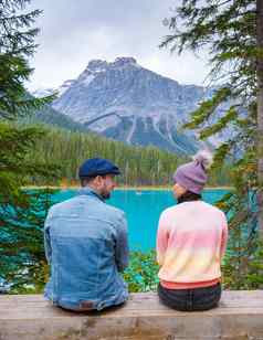 翡翠湖约霍国家公园加拿大英国哥伦比亚加拿大美丽的湖加拿大落基山脉