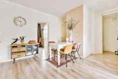 极简主义室内生活房间木家具