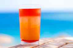 甜蜜的鸡尾酒海滩夏季饮料鸡尾酒庆祝活动风格概念