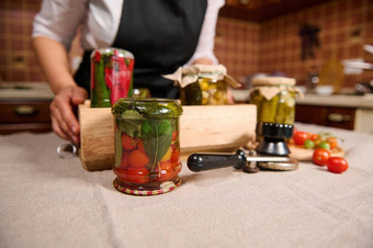 焦点Jar腌制樱桃西红柿表格缝关键盒子罐头蔬菜罐头酸洗