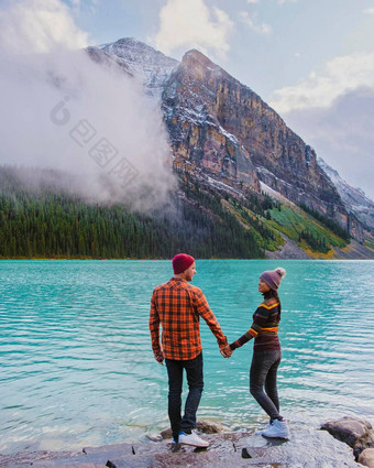 湖刘易斯班夫国家公园湖加拿大岩石山