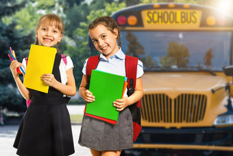 孩子们小<strong>学生学生学生</strong>学校公共汽车回来学校学术学期一年开始