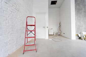 白色楼梯白色背景复制空间最小的风格概念动机建设修复