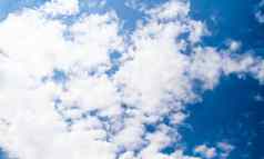 夏天天空积云云蓝色的背景部分多云的