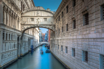 桥叹了口气运河风景浪漫的威尼斯春天意大利