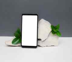 模型模板垂直智能手机自然石头白灰色背景极简主义风格