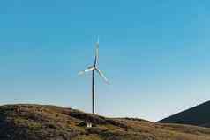 清洁电生产风涡轮风车建多风的山脊
