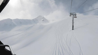 雪off-piste<strong>滑雪</strong>坡<strong>滑雪滑雪</strong>板跟踪阳光明媚的冬天一天自由<strong>滑雪</strong>高山