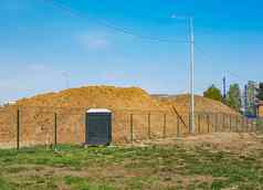 户外建设土方工程大桩沙子栅栏小屋户外厕所。。。