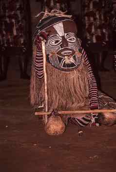 祖鲁语部落跳舞