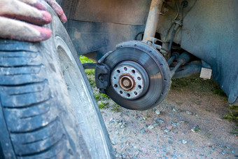 改变平车轮胎路轮胎维护损坏的车轮胎
