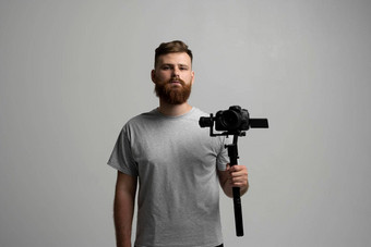 专业视频内容创造者数码单反相机相机轴健身球稳定剂电影制作摄像爱好创造力概念