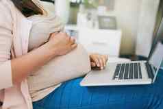 写博客婴儿撞认不出来年轻的怀孕了女人工作首页