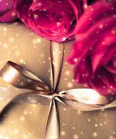 情人节一天现在奢侈品礼物盒子花束玫瑰闪亮的雪
