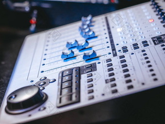专业记录工作室接口设备声音处理音量控制器模式音频控制台工作首歌的声音