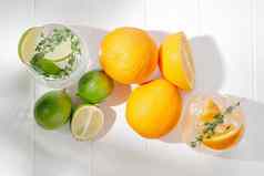 健康的夏天鸡尾酒mocktails集柑橘类柠檬水莫吉托斯石灰橙色饮食排毒饮料