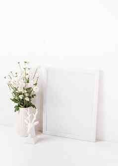 白色框架模型菊花花花瓶白色表格