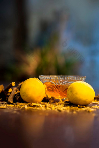 阿育吠陀皮肤美白脸面具棕色（的）彩色的表面温暖的颜色组成甘草柠檬汁蜂蜜拍摄穆勒提蜂蜜柠檬表面