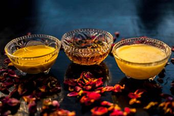 阿育吠陀保湿霜脸面具黑色的光滑的表面玻璃碗<strong>酥油</strong>澄清黄油蜂蜜包