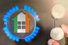 加热季节气体爱尔兰概念模型房子站火焰气体锅炉黑色的背景成本自然气体爱尔兰