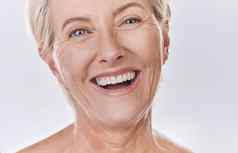 牙医贴面板假牙高级女人口牙齿快乐口服卫生牙科清洁化妆品服务成熟的模型微笑脸牙科健康健康