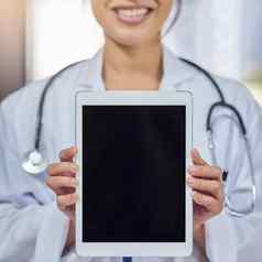 改善方法收到医疗保健特写镜头拍摄医疗医生持有数字平板电脑