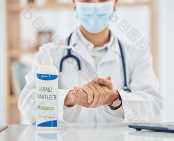 医生手洗手液科维德清洁卫生协议医院诊所电晕病毒流感大流行消毒细菌医疗保健安全流感细菌健康防止生病的风险
