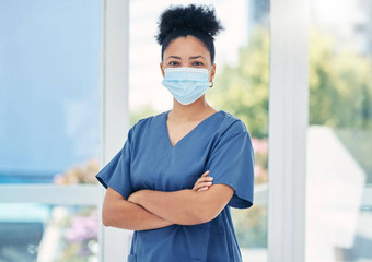 护士医疗保健黑色的女人科维德脸面具自信肖像创新领导骄傲医疗护理专业外科医生健康员工愿景成功职业生涯