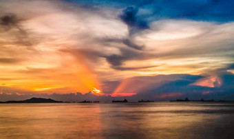 金日出日落海洋日落日出夏天景观美丽的自然背景