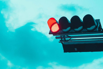 红色的光交通标志控制车辆车电动机运输十字路口保护事故