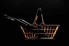 金金属mini-basket铅笔杂货店商店黑暗背景反射