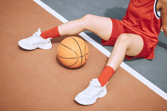健身体育女人<strong>篮球</strong>法院地板上打破玩游戏夏天时尚很酷的健康的运动员地面<strong>培训</strong>健康有氧运动锻炼