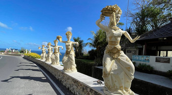 <strong>巴厘岛</strong>印尼7月雕塑<strong>巴厘岛</strong>的舞者入口海滩melasti海滩蓝色的天空