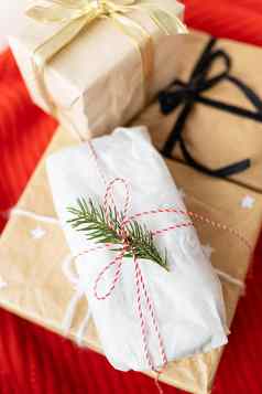 礼物盒子礼物包装卡夫纸美丽的丝带概念假期圣诞节一年