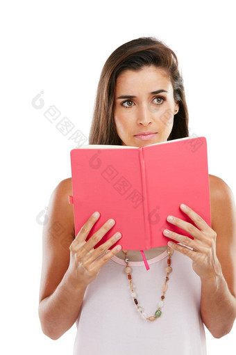 章认为引发以前的工作室拍摄深思熟虑的年轻的女人阅<strong>读书</strong>白色<strong>背景</strong>