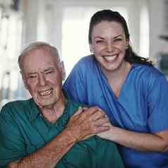 帮助老年人生活质量生活女护士站高级病人