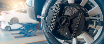轮对齐设备控制轮胎车轮车修复商店汽车轮对齐车间服务站车轮平衡悬架调整车辆内部车库车间