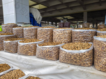 东方集市杏仁去皮未剥皮的坚果销售市场干食物各种杏仁商店概念健康的吃<strong>生产</strong>品集市饮食杏仁<strong>主题</strong>