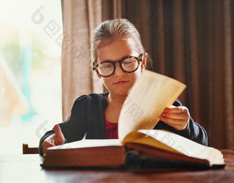 发展中爱阅读早期年龄女孩阅读书