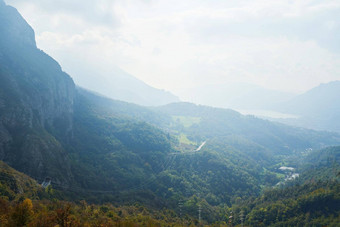 风景如画的高山夏天<strong>农村</strong>景观山山<strong>旅游</strong>冒险色彩斑斓的场景<strong>农村</strong>风景valsassina伦巴第意大利