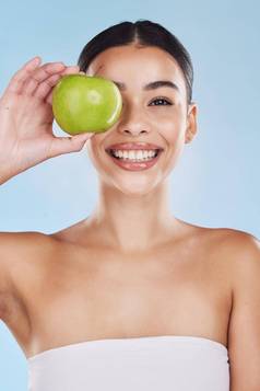 肖像健康美女人苹果维生素矿物质营养物质健康的饮食生活方式护肤品营养女孩巴西水果眼睛微笑