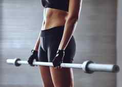 固体锻炼构建固体的身体女人培训权重健身房