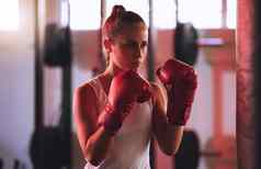 拳击培训女人拳击手健身房锻炼健身动机锻炼体育运动健康健康女孩战斗机运动员体育俱乐部准备好了火车锻炼战斗