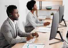 调用中心工人沟通人互联网在线电脑工作客户护理支持咨询crm公司非洲电话销售员工工作办公室