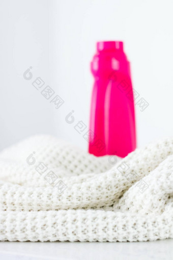 温暖的针织衣服液体洗衣洗涤剂