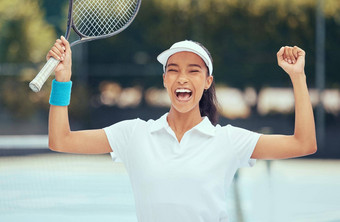 快乐网球黑色的女人成功庆祝活动赢家赢得培训匹配游戏成就网球法院健身幸福有<strong>竞争力</strong>的体育女孩运动员微笑庆祝胜利