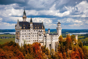 新天鹅堡童话城堡富辛巴伐利亚德国视图著名的新天鹅堡城堡位置村旧天鹅堡富辛西南巴伐利亚德国欧洲