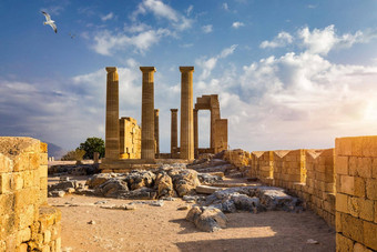 废墟卫城很漂亮的视图罗兹多德卡尼斯群岛岛屿希腊岛屿希腊卫城很漂亮的古老的体系结构罗兹希腊